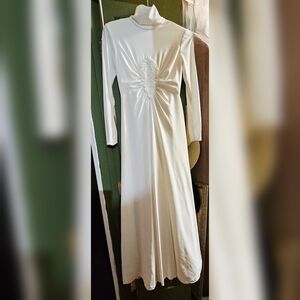 Elegant White Long Sleeve Dress